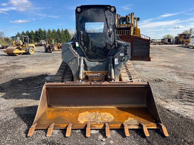 2016-deere-323e-image-7