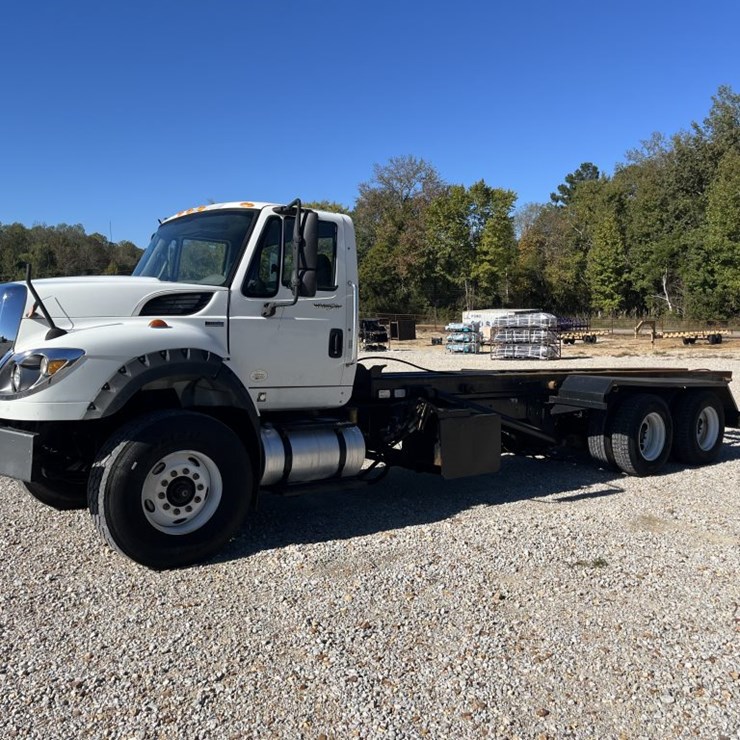 2012 INTERNATIONAL 7600