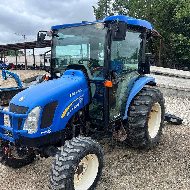 2012 NEW HOLLAND BOOMER 3045