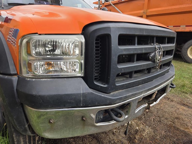 2005-ford-f550-xl-image-8