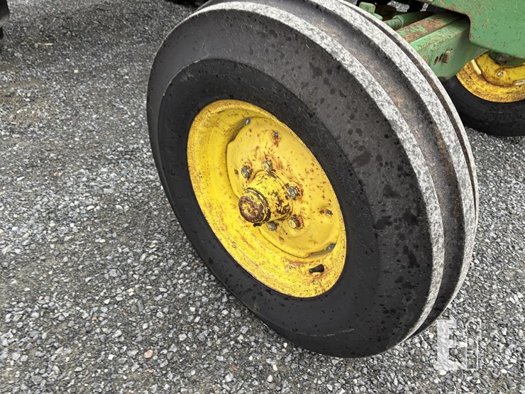 1979-john-deere-2440-image-4