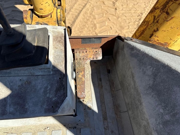 1993-caterpillar-416b-image-26