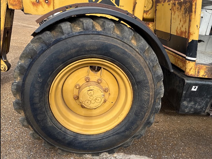 caterpillar-th63-image-10