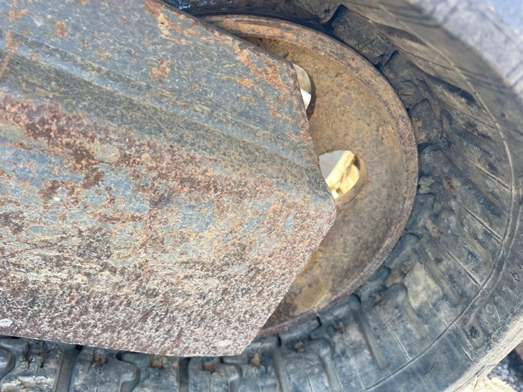 2013-takeuchi-tb235-image-18