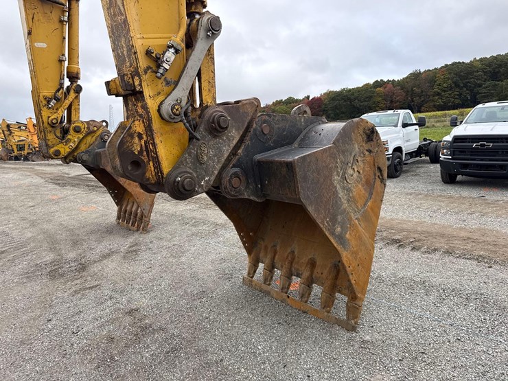 2015-kobelco-sk350-lc-9-image-8