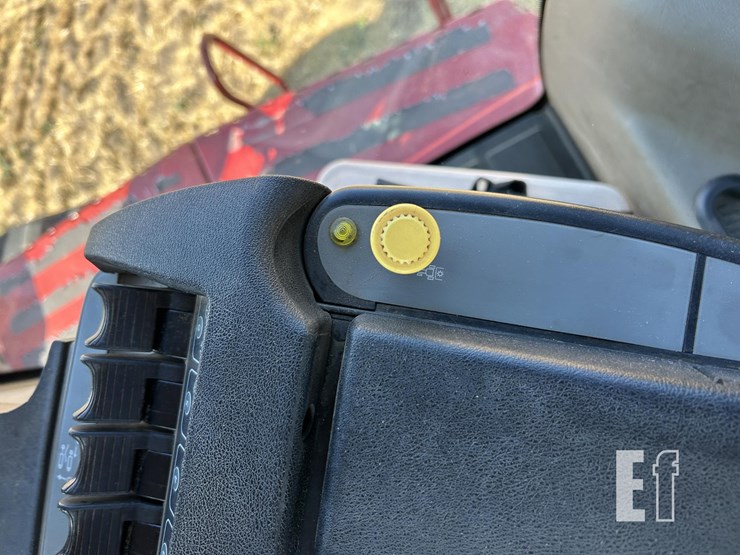 2013-case-ih-steiger-600-quadtrac-image-92