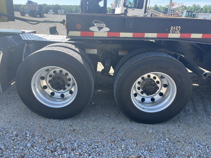 #2881-•-2018-freightliner-ca125slp-mid-roof-sleeper-truck-image-18