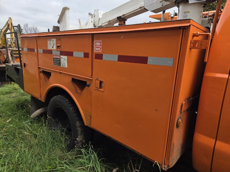 2005-ford-f550-xl-image-18