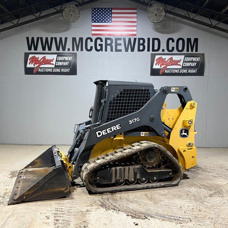 2018 DEERE 317G