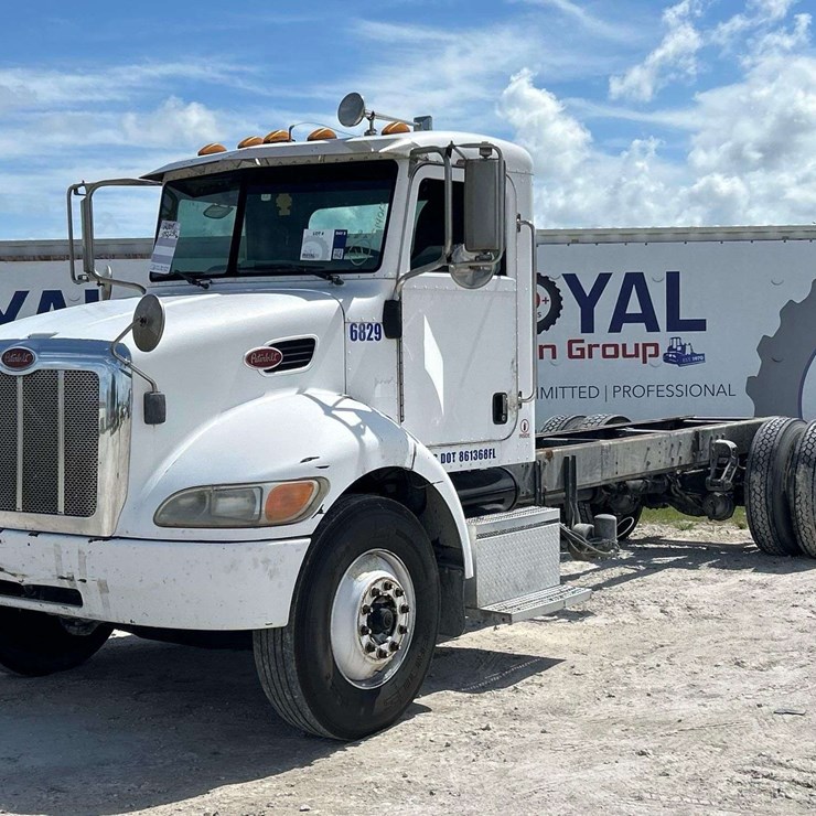 2009 PETERBILT 335