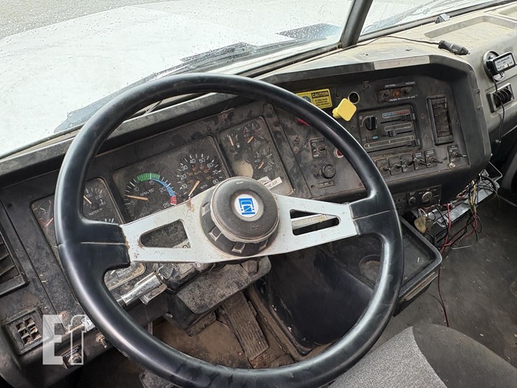 1995-white/gmc-wg64-image-11