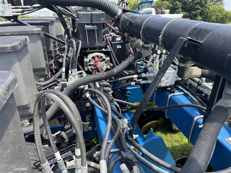 2020-kinze-3505-image-31