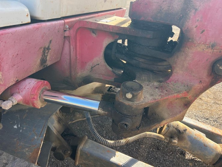 2013-takeuchi-tb235-image-15