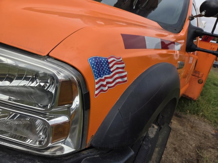 2005-ford-f550-xl-image-11