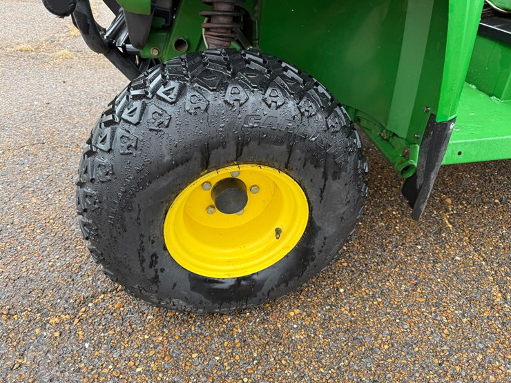 john-deere-gator-image-12