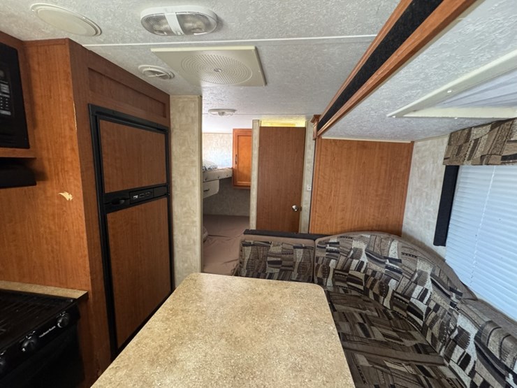 #4619-•-2018-forrest-river-grey-wolf-super-lite-camper-image-7