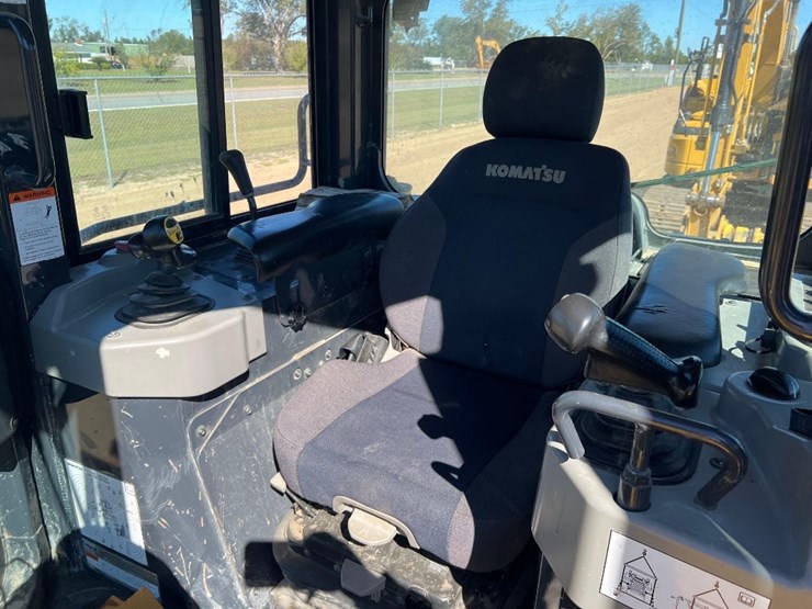 2021-komatsu-d71px-24-image-36