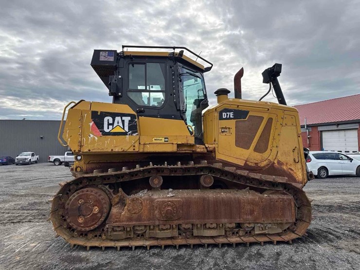 2011-caterpillar-d7e-image-5