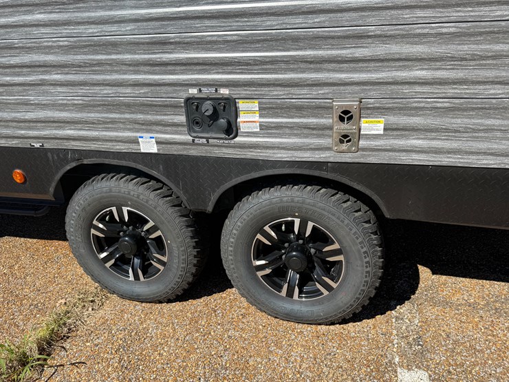 #6895-•-2024-forrest-river-timberwolf-mini-loft-camper-image-61