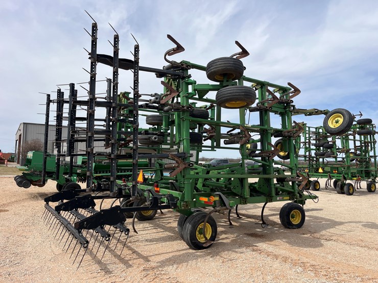 2009-john-deere-2410-image-8