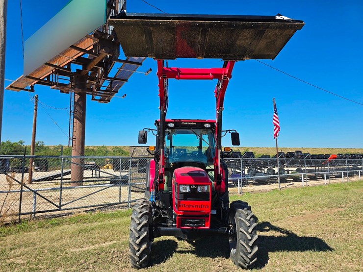 2025-mahindra-6075-image-4