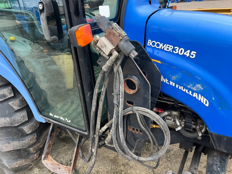2012-new-holland-boomer-3045-image-22