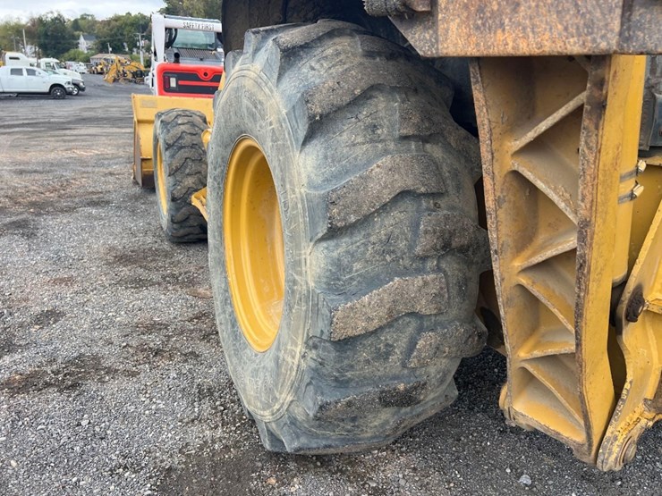 2001-caterpillar-420d-image-27