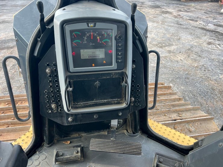 2015-caterpillar-d7e-lgp-image-28