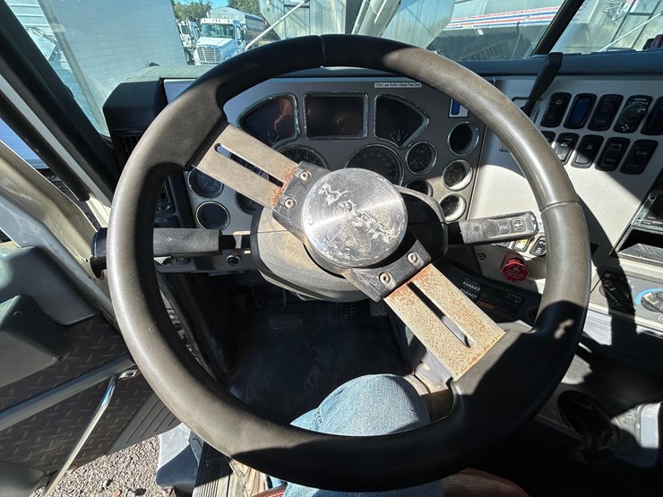 2011-mack-tender-truck-w/adams-rear-discharge-bed-auger-image-70