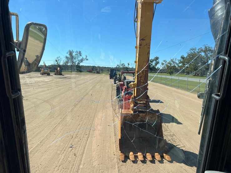 2016-caterpillar-336fl-image-42