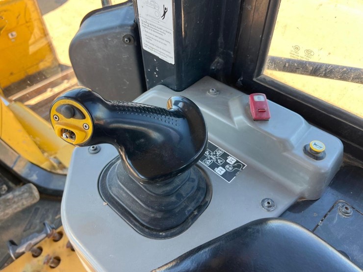 2021-komatsu-d71px-24-image-38