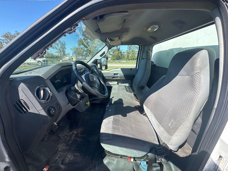 2015-ford-f650-xlt-image-18