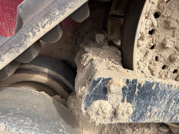 2019-case-ih-580s-quad-trac-tractor-image-16