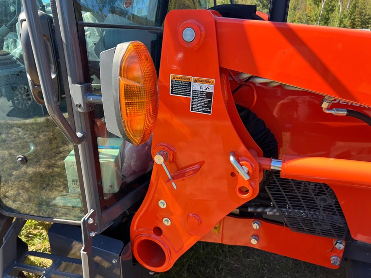 2023-kubota-m4-061-deluxe-mfwd-utility-tractor-with-la1154-front-loader-image-7