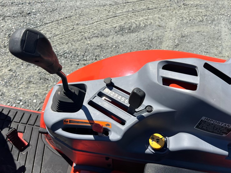 2023-kubota-l3560-image-37