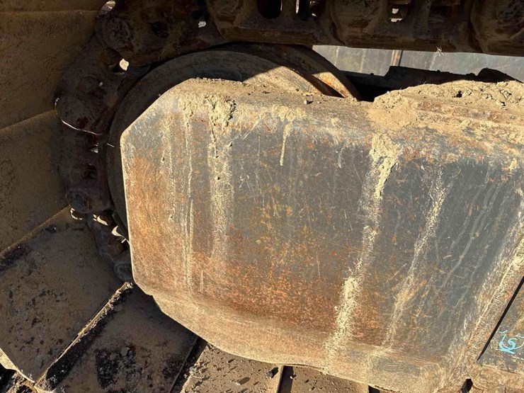 2015-case-cx300c-image-12