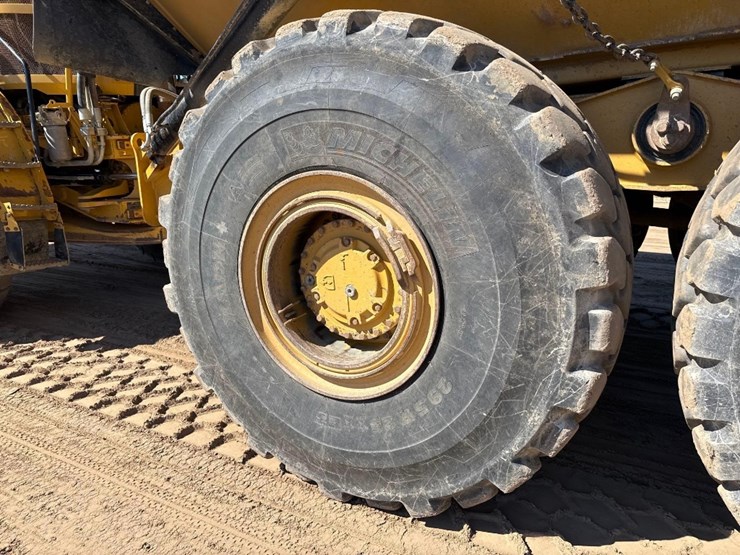 2019-caterpillar-740-gc-image-10