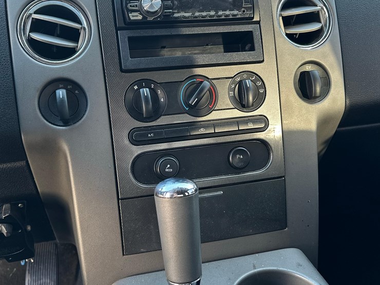 2005-ford-f150-image-25