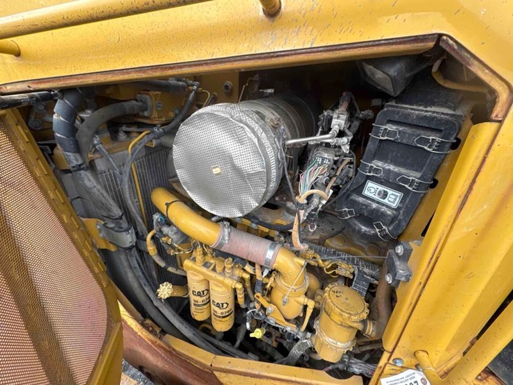 2011-caterpillar-d7e-image-19