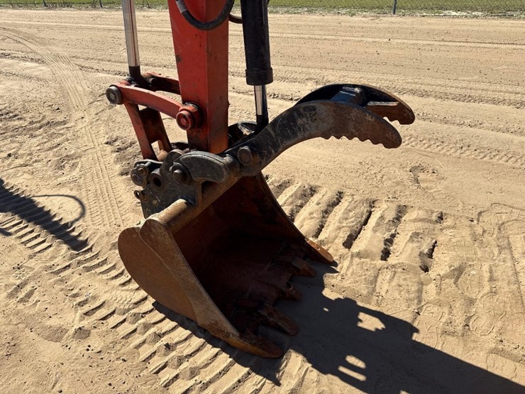 2020-kubota-kx033-4-image-22