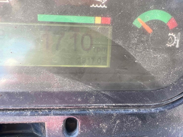 2020-caterpillar-416-image-33