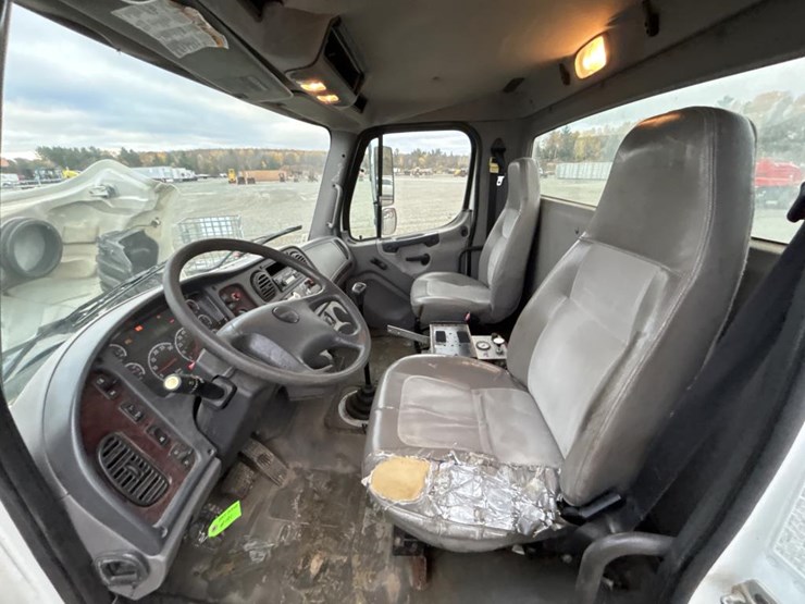 #5016-•-2008-freightliner-business-class-m2-cab-chassis-image-54