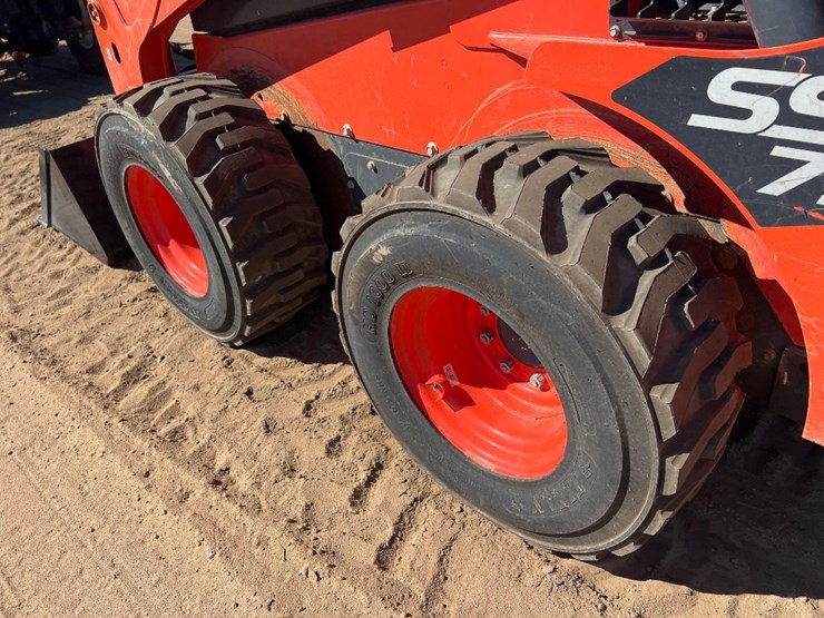 2021-kubota-ssv75-image-14