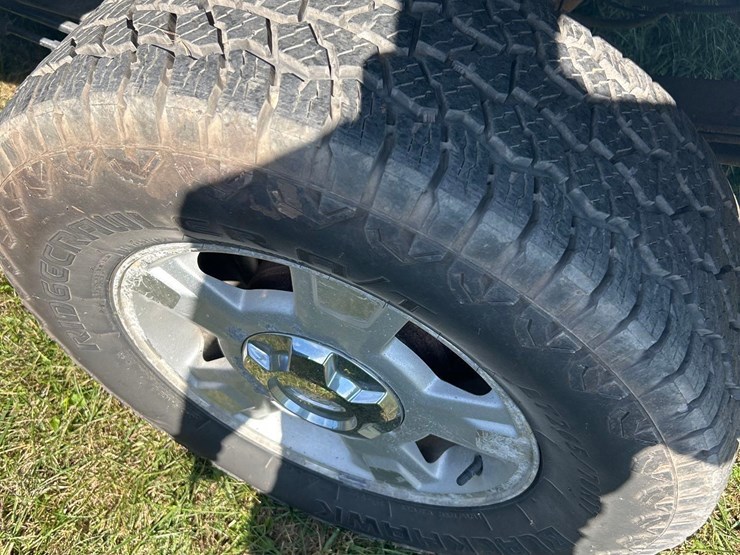 2011-ford-f150-xlt-image-8