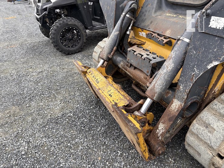 2017-deere-333g-image-5