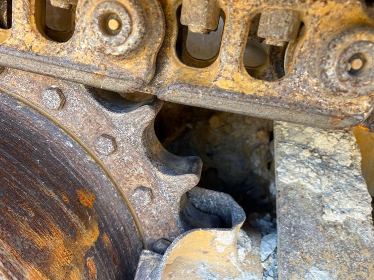 2003-caterpillar-d3g-xl-image-15