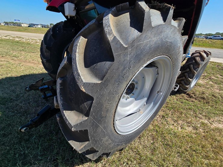 2025-mahindra-6075-image-79