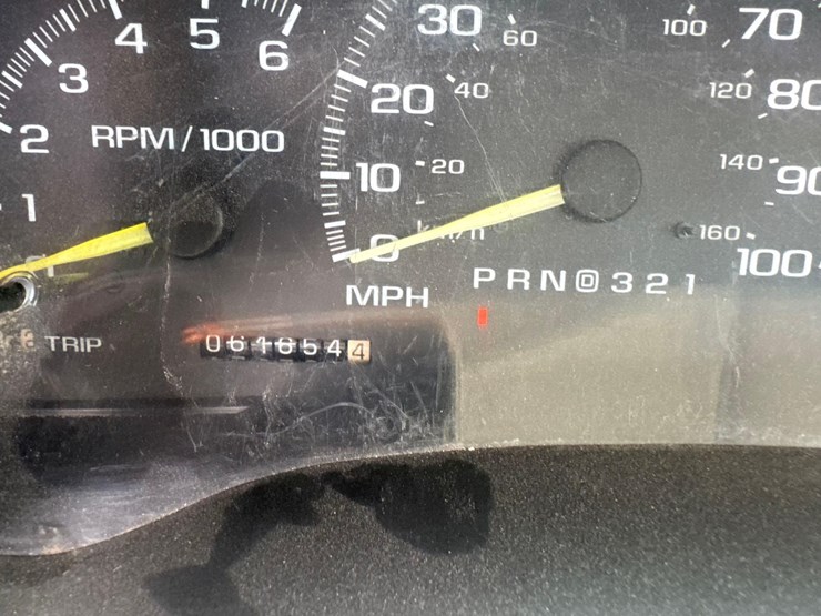 2000-gmc-3500-image-7