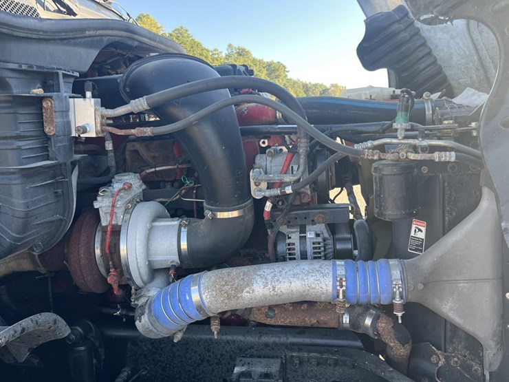 #4766-•-2010-freightliner-cascadia-day-cab-tri-axle-heavy-image-14