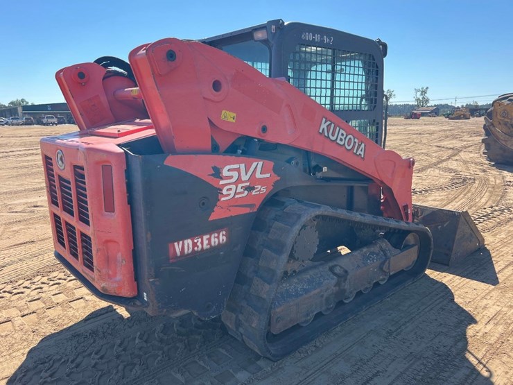 2017-kubota-svl95-2s-image-4